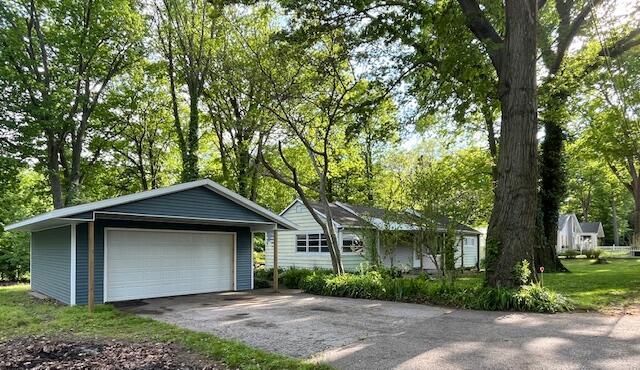 front view picture of 6820 Cherry Street, Coloma, MI. 49038