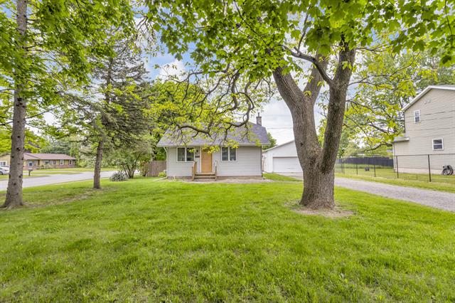 front view picture of 105 Renker Road, Lansing, MI. 48917