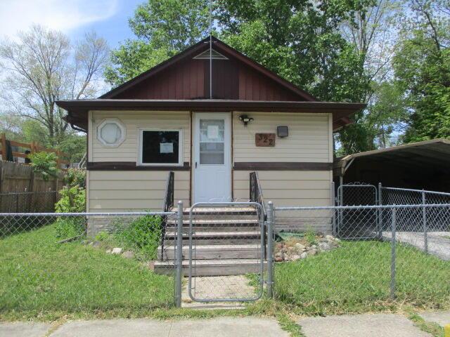 front view picture of 322 Crescent Street, Watervliet, MI. 49098