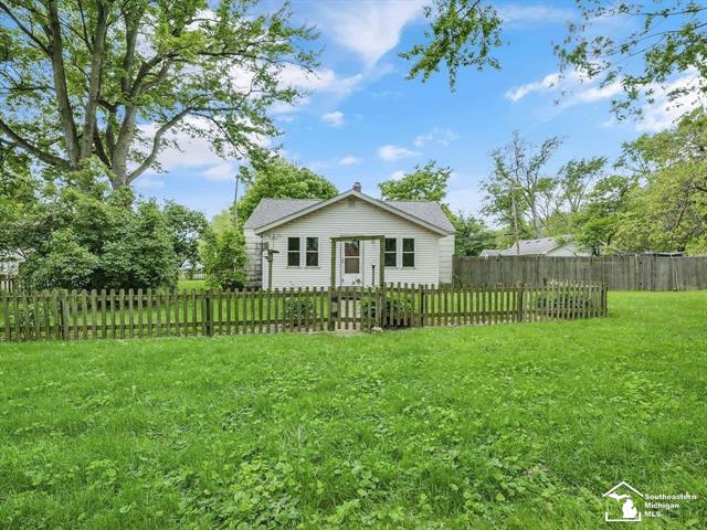 front view picture of 2015 Grand Boulevard, Monroe, MI. 48162