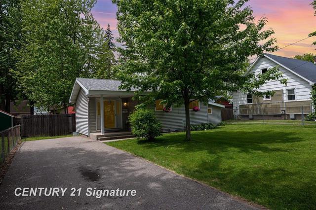 front view picture of 614 Ingraham Street, Bay City, MI. 48708