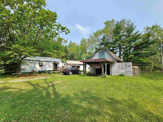 front view picture of 800 S Clark Street, Mesick, MI. 49668