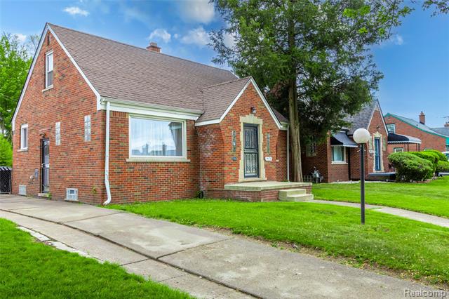 front view picture of 19176 Barlow Street, Detroit, MI. 48205