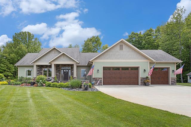 front view picture of 33515 28Th Avenue, Paw Paw, MI. 49079