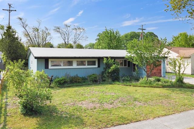 front view picture of 3030 Eastland Road, Muskegon, MI. 49441