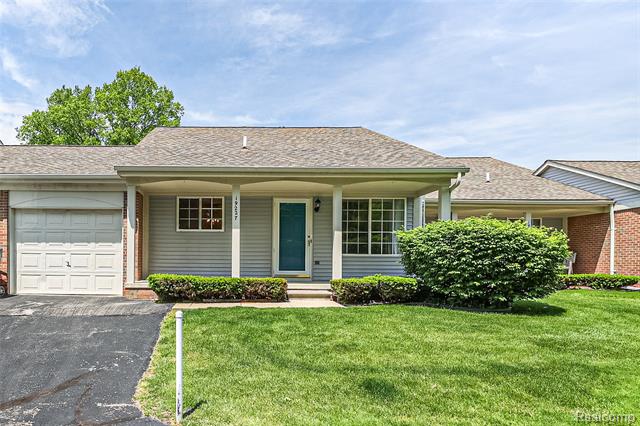 front view picture of 19227 Mandarin Drive, Roseville, MI. 48066