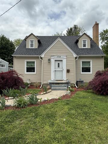 front view picture of 1719 Margaret Avenue Se, Grand Rapids, MI. 49507
