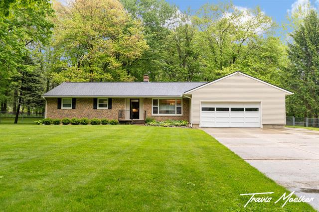 front view picture of 10830 14Th Avenue Nw, Grand Rapids, MI. 49534