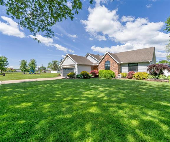 front view picture of 826 Jennie Place, Monroe, MI. 48161