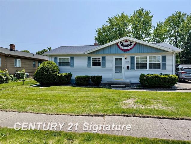 front view picture of 809 Stinson Drive, Saginaw, MI. 48604