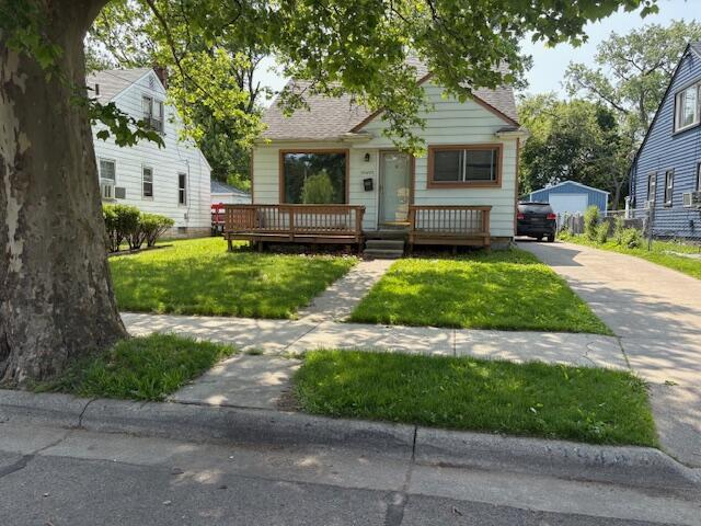 front view picture of 19495 Grandview Street, Detroit, MI. 48219