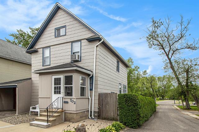 front view picture of 702 Portage Court, Kalamazoo, MI. 49001