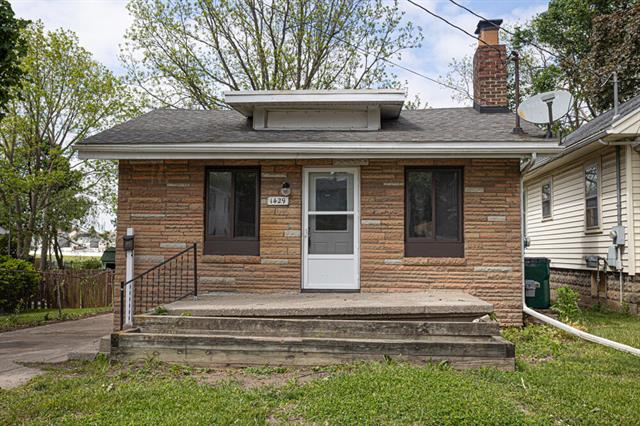 front view picture of 1429 Vine Street, Lansing, MI. 48912