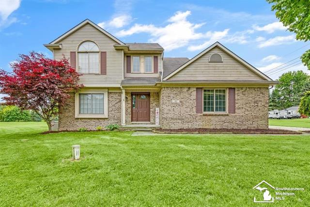 front view picture of 177 W Willis Road, Saline, MI. 48176