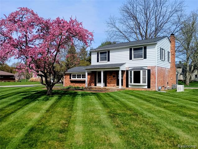 front view picture of 8161 Twilight Lane, Brighton, MI. 48116