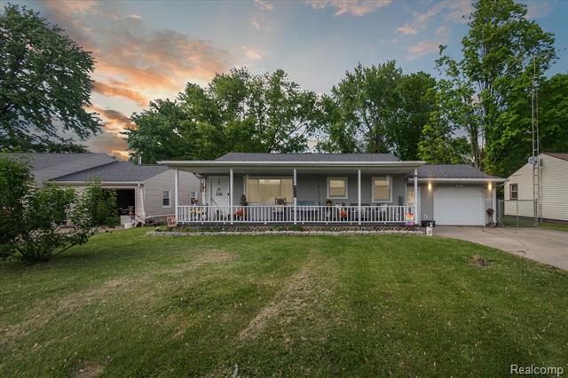 front view picture of 4930 Center Street, Millington, MI. 48746