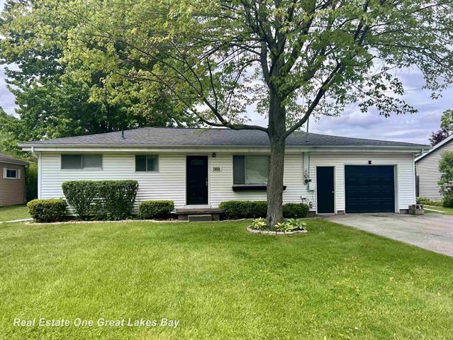 front view picture of 386 Victor Drive, Saginaw, MI. 48609