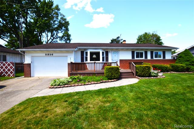front view picture of 5326 Durwood Drive, Swartz Creek, MI. 48473