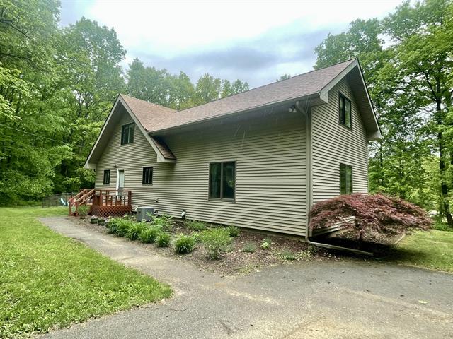 front view picture of 19490 Island Lake Road, Chelsea, MI. 48118