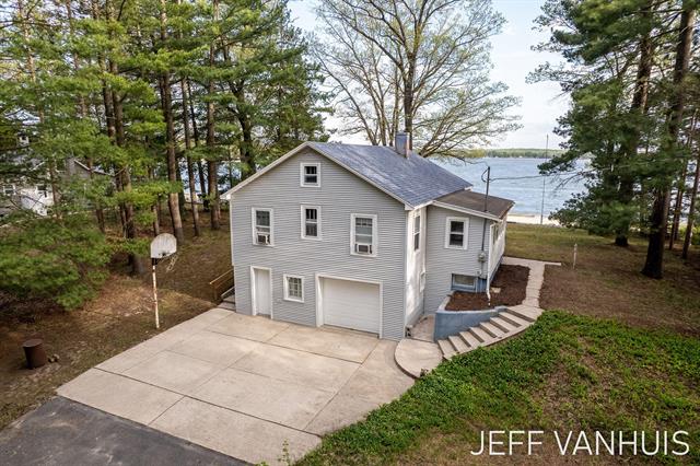 front view picture of 6789 W 76Th Street, Baldwin, MI. 49304