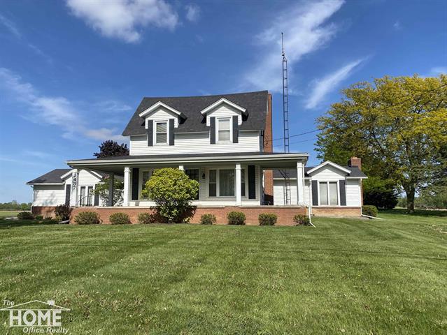 front view picture of 2437 S State Road, Corunna, MI. 48817
