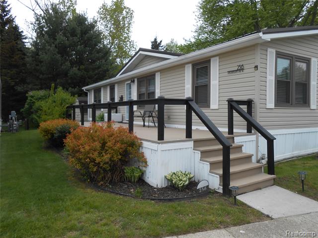 front view picture of 256 Shoreline, Port Sanilac, MI. 48469