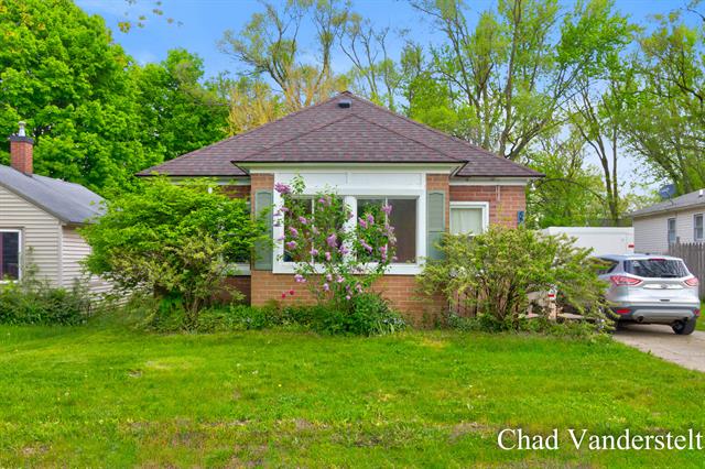 front view picture of 525 W 22Nd Street, Holland, MI. 49423