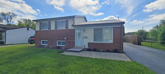 front view picture of 6121 Eldon Road, Mount Morris, MI. 48458