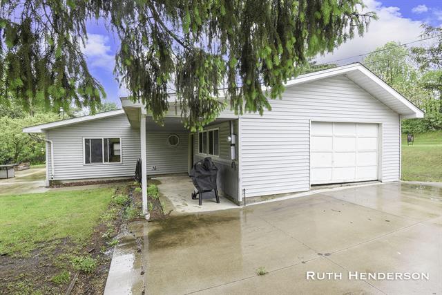 front view picture of 1111 4 Mile Road Ne, Grand Rapids, MI. 49525