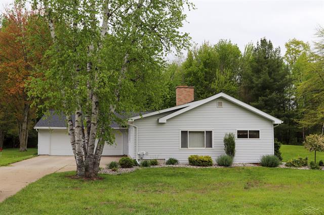front view picture of 1443 E Brooks Road, Midland, MI. 48640