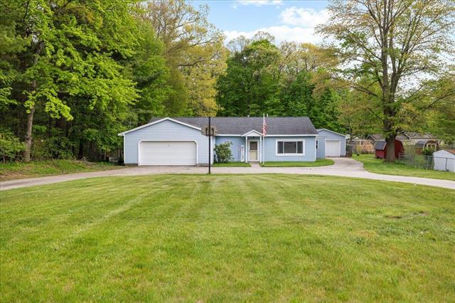 front view picture of 45 E Beech Street, Fruitport, MI. 49415