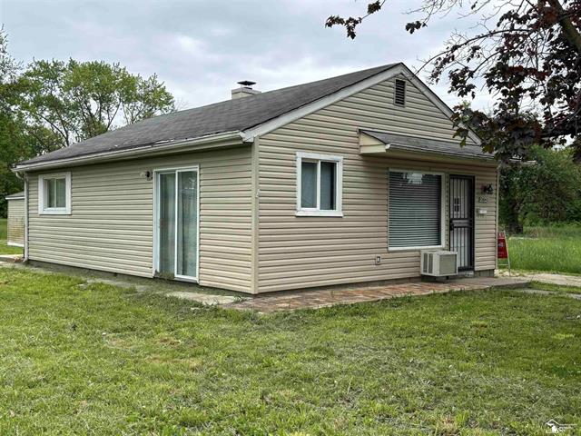 front view picture of 12642 Kentfield Street, Detroit, MI. 48223