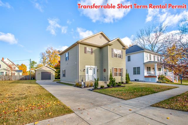 front view picture of 317 Monroe Street, South Haven, MI. 49090