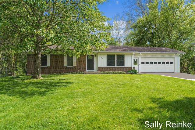 front view picture of 748 Marway Nw, Comstock Park, MI. 49321
