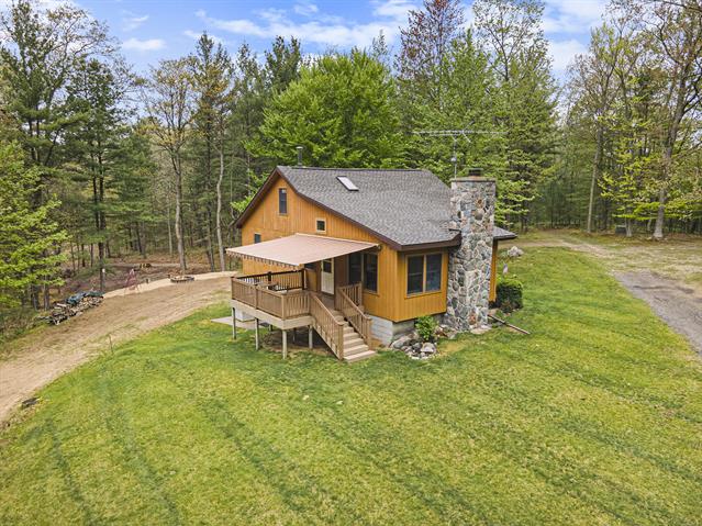 front view picture of 4900 N Railroad Avenue, Pentwater, MI. 49449