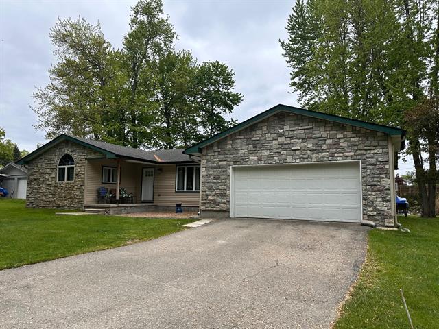front view picture of 5410 Ridgemont Street, Howell, MI. 48843