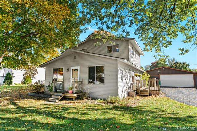 front view picture of 4485 Pommore Dr, Milford, MI. 48380