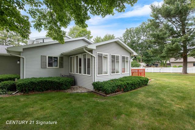 front view picture of 1522 Pheasant Ridge Drive, Midland, MI. 48640