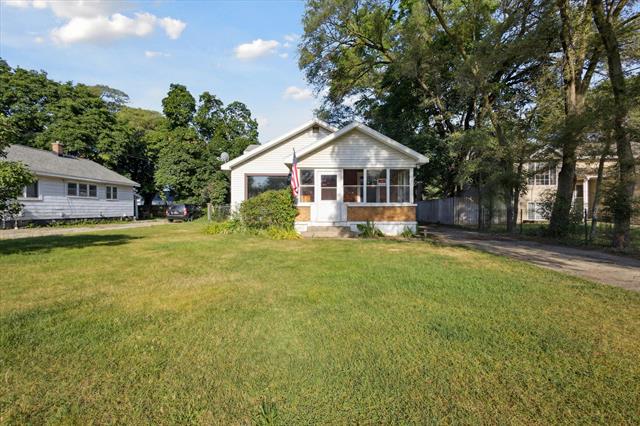 front view picture of 4329 Thorndyke Avenue Sw, Grand Rapids, MI. 49548