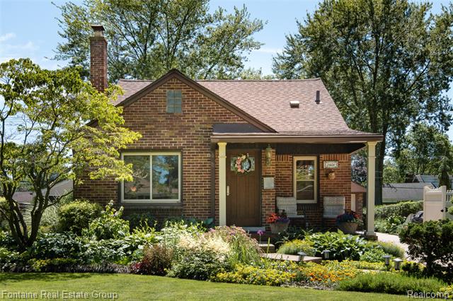 front view picture of 21626 Oconnor Street, Saint Clair Shores, MI. 48080