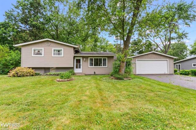 front view picture of 5232 Maple Avenue, Swartz Creek, MI. 48473