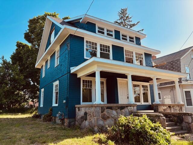 front view picture of 328 W Mason Street, Jackson, MI. 49203