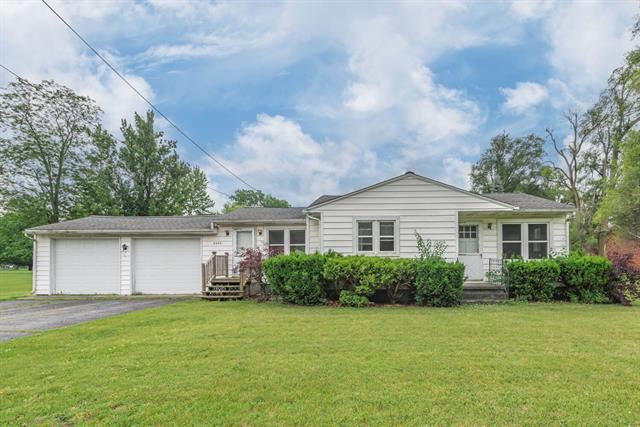 front view picture of 2265 Occidental Highway, Adrian, MI. 49221