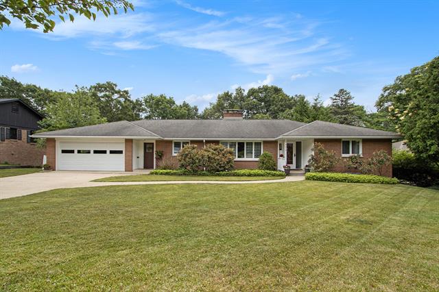 front view picture of 2015 Chevy Chase Boulevard, Kalamazoo, MI. 49008