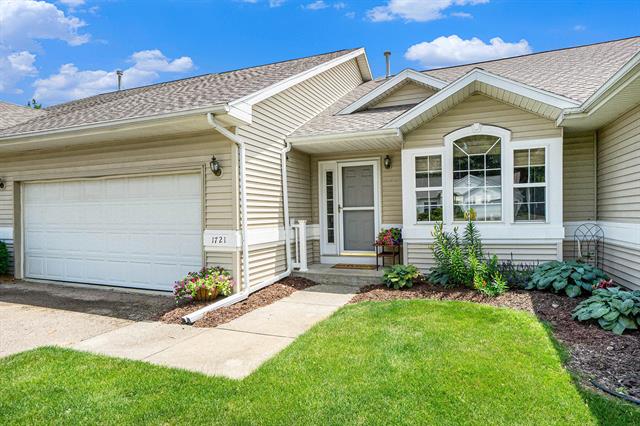 front view picture of 1721 Quail Run Drive, Kalamazoo, MI. 49009