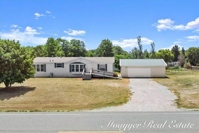 front view picture of 3516 140Th Avenue, Hamilton, MI. 49419