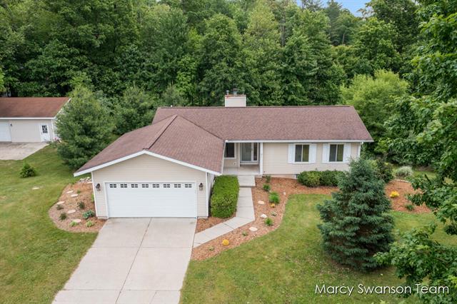 front view picture of 10769 Brown Lake Drive, Rockford, MI. 49341