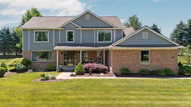 front view picture of 7662 Hidden Ponds Boulevard, Brighton, MI. 48114