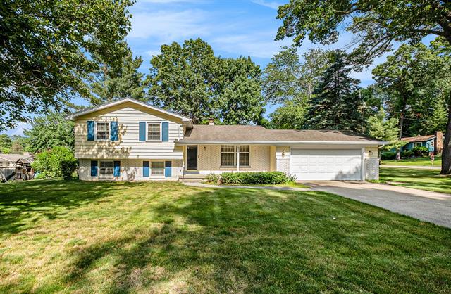 front view picture of 6094 Del Cano Drive Se, Grand Rapids, MI. 49546