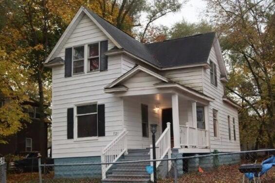 front view picture of 721 Elizabeth Street, Kalamazoo, MI. 49007
